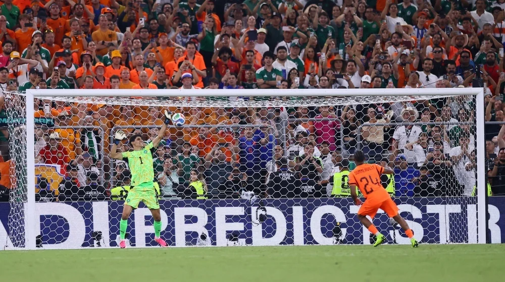 Marrocos elimina Holanda com Bono defendendo pênalti decisivo